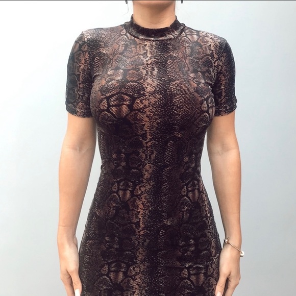 ZARA Short Sleeve Midi Dress - Picture 4 of 7